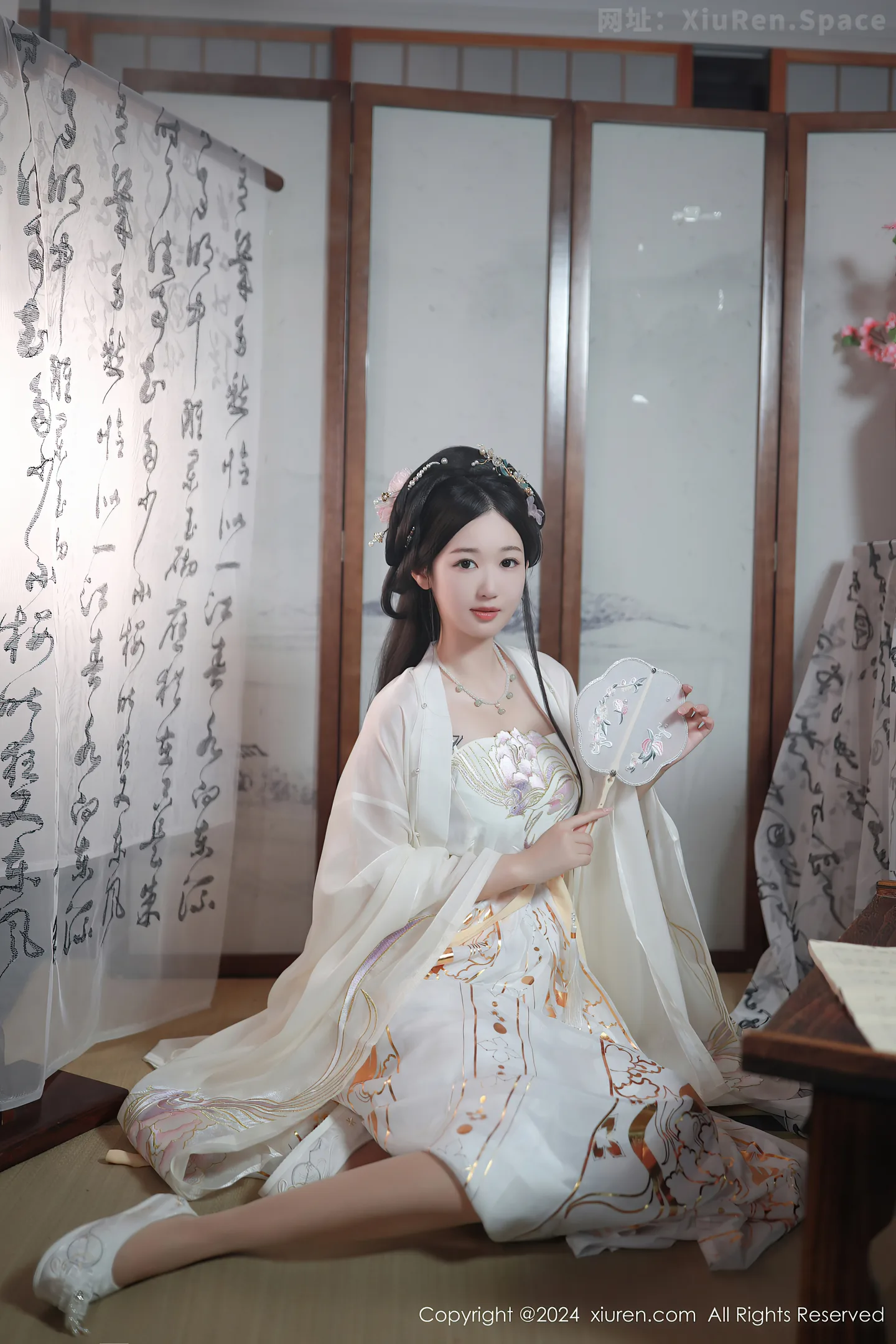 图片[5]-[XiuRen秀人网]VOL.8898 模特唐安琪性感浅色古装服饰配超薄无内肉丝秀曼妙身姿诱惑写真81P-秀人网官方网站